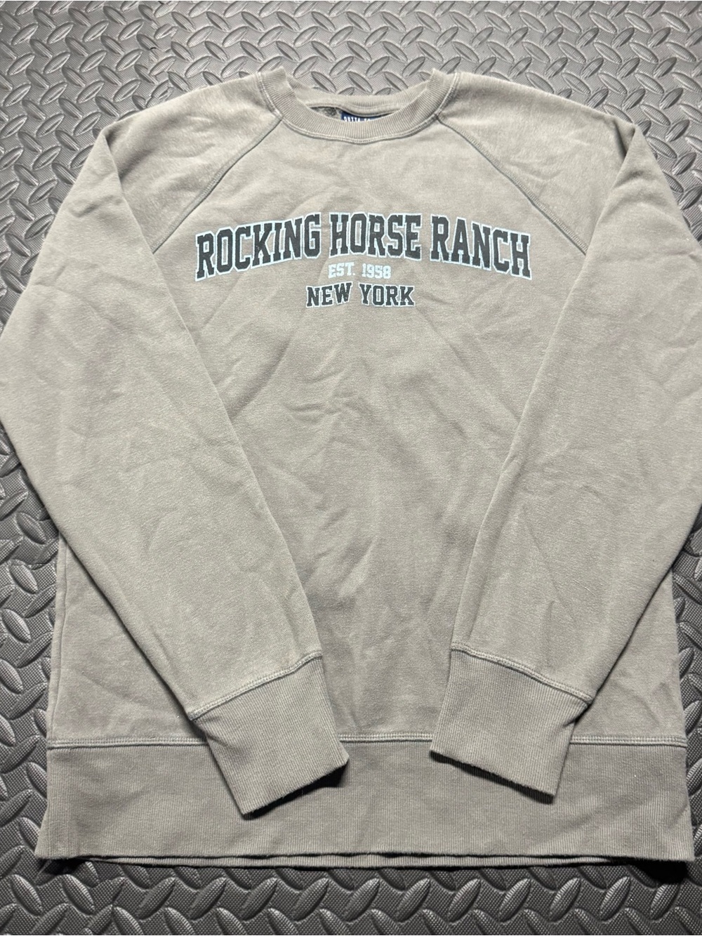 Outta Town Rocking Horse Ranch New York Crewneck Sweatshirt Gray Pullover - Picture 2 of 7